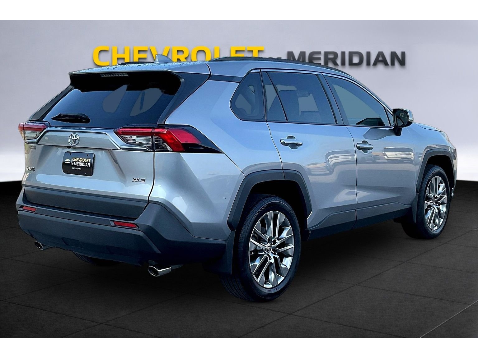 Used 2023  Toyota XLE Premium image 10