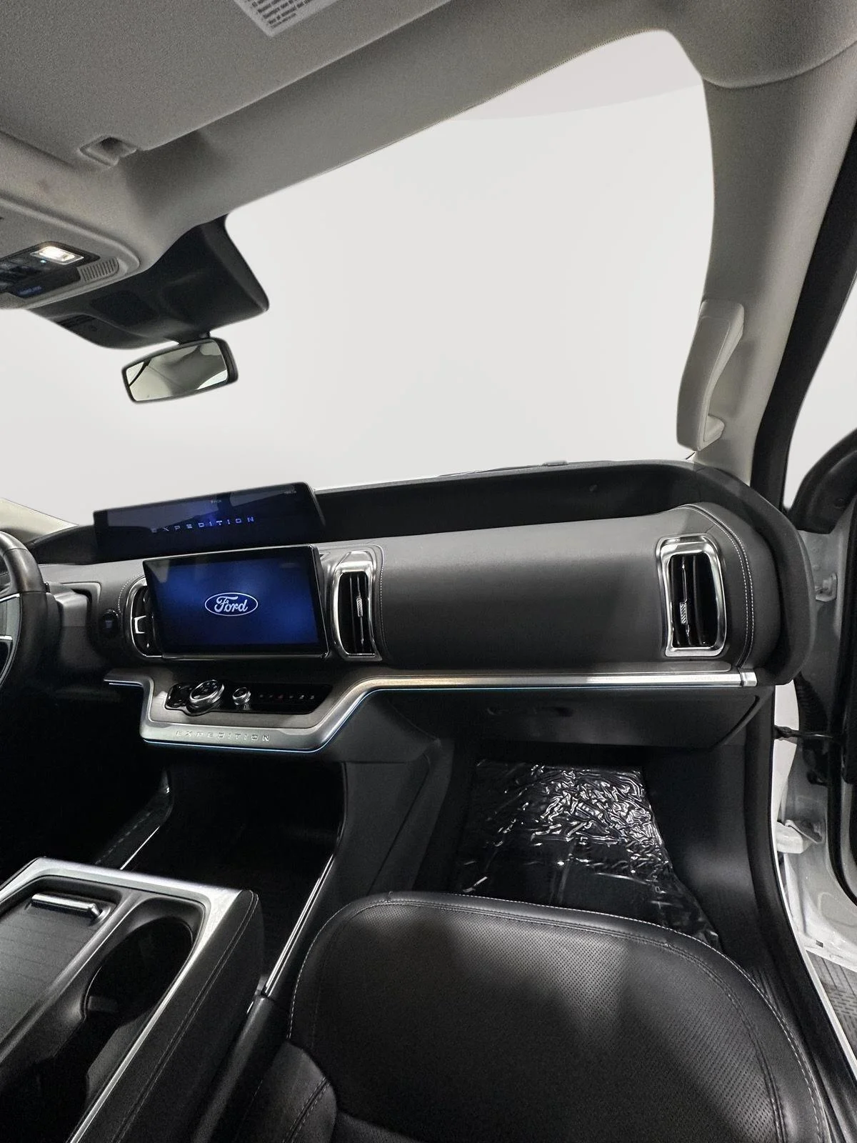 Used 2025 Oxford White Ford Platinum image 25