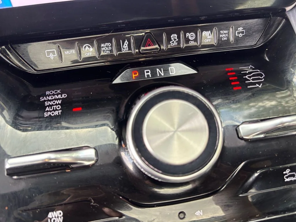 Used 2023 Gray Jeep Base image 35