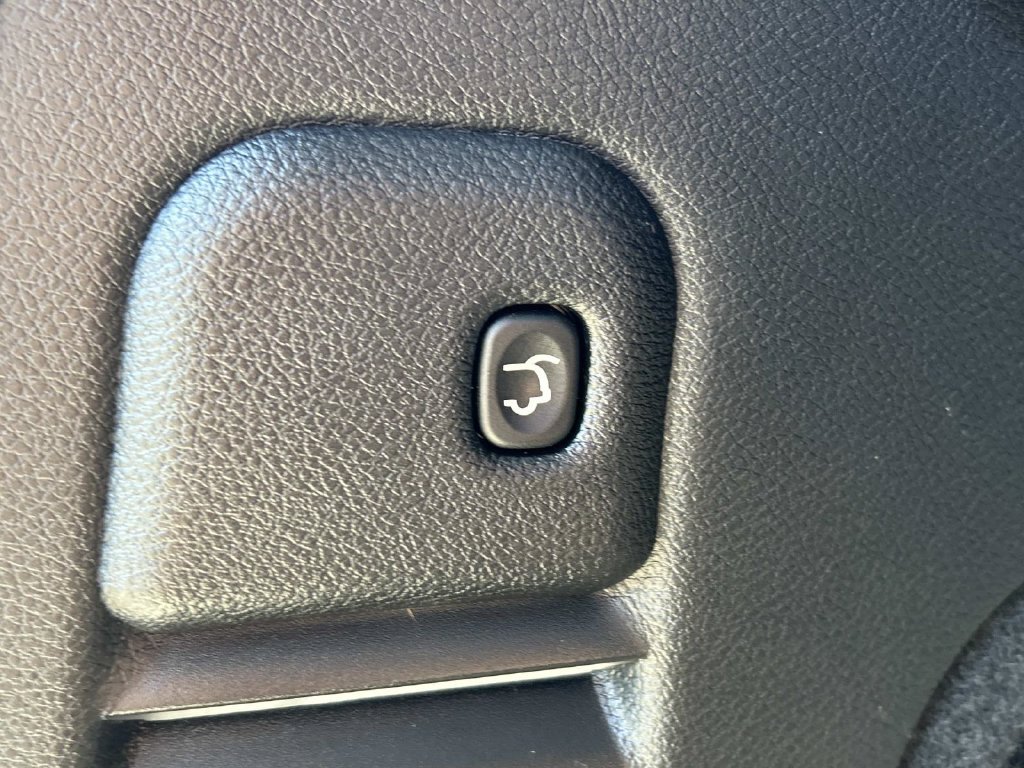 Used 2019 White Jeep Limited image 12