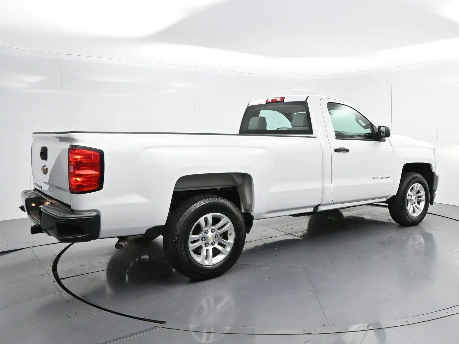 Used 2018 SUMMIT WHITE Chevrolet Work Truck image 7