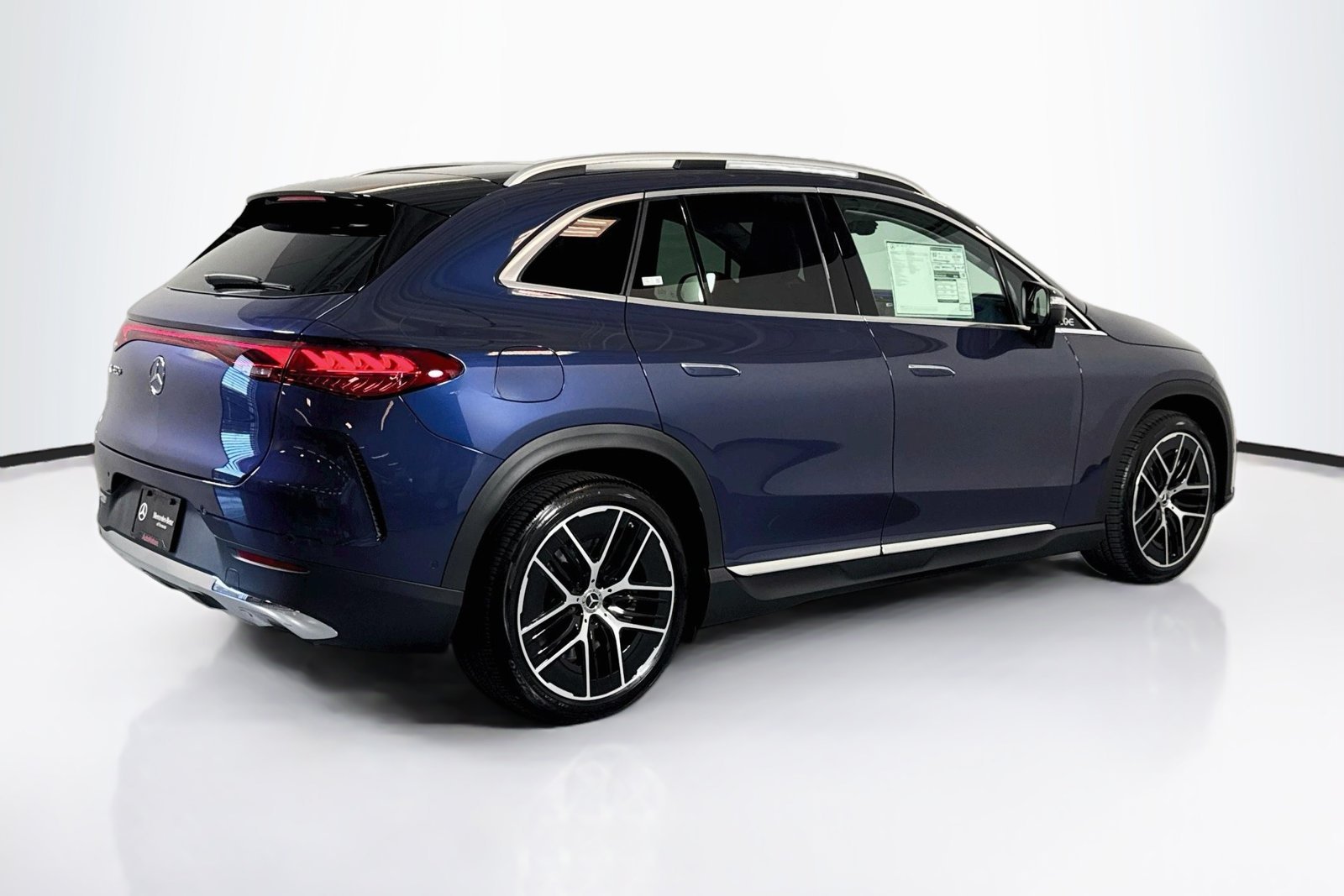 New 2027 Twilight Blue Metallic Mercedes-Benz EQE 320+ image 5