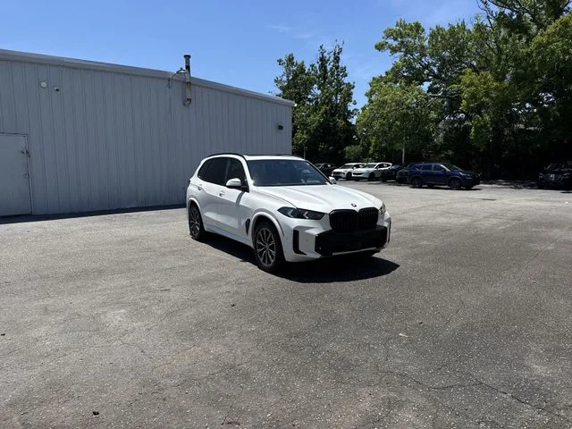 Used 2024 White BMW xDrive40i image 3