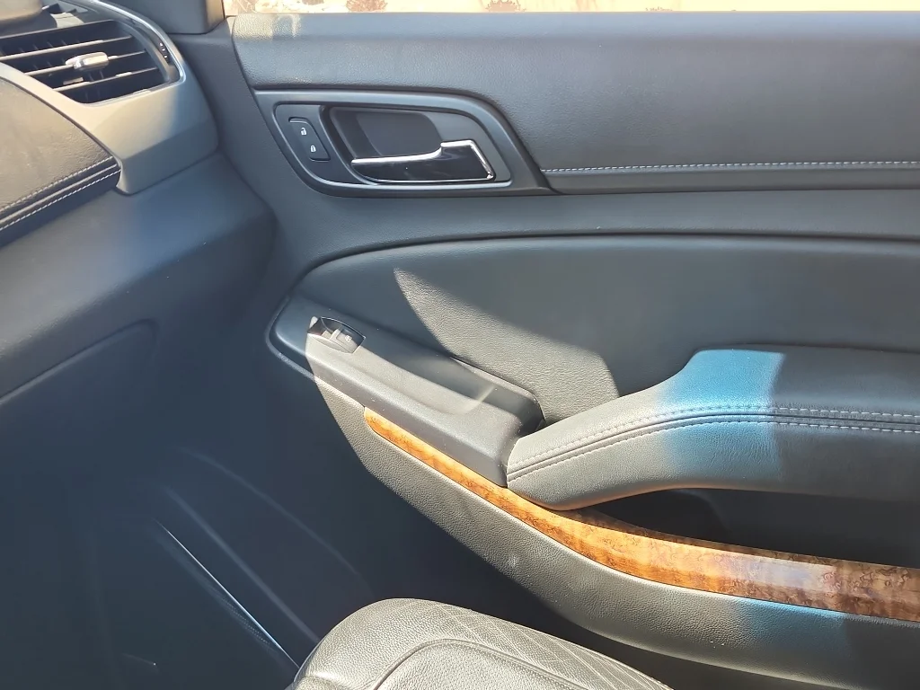 Used 2015 Summit White Chevrolet LTZ image 33