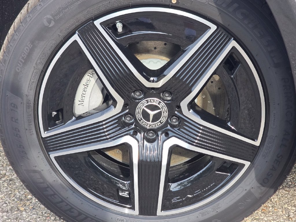 New 2027 Graphite Grey Metallic Mercedes-Benz GLC 300 image 49