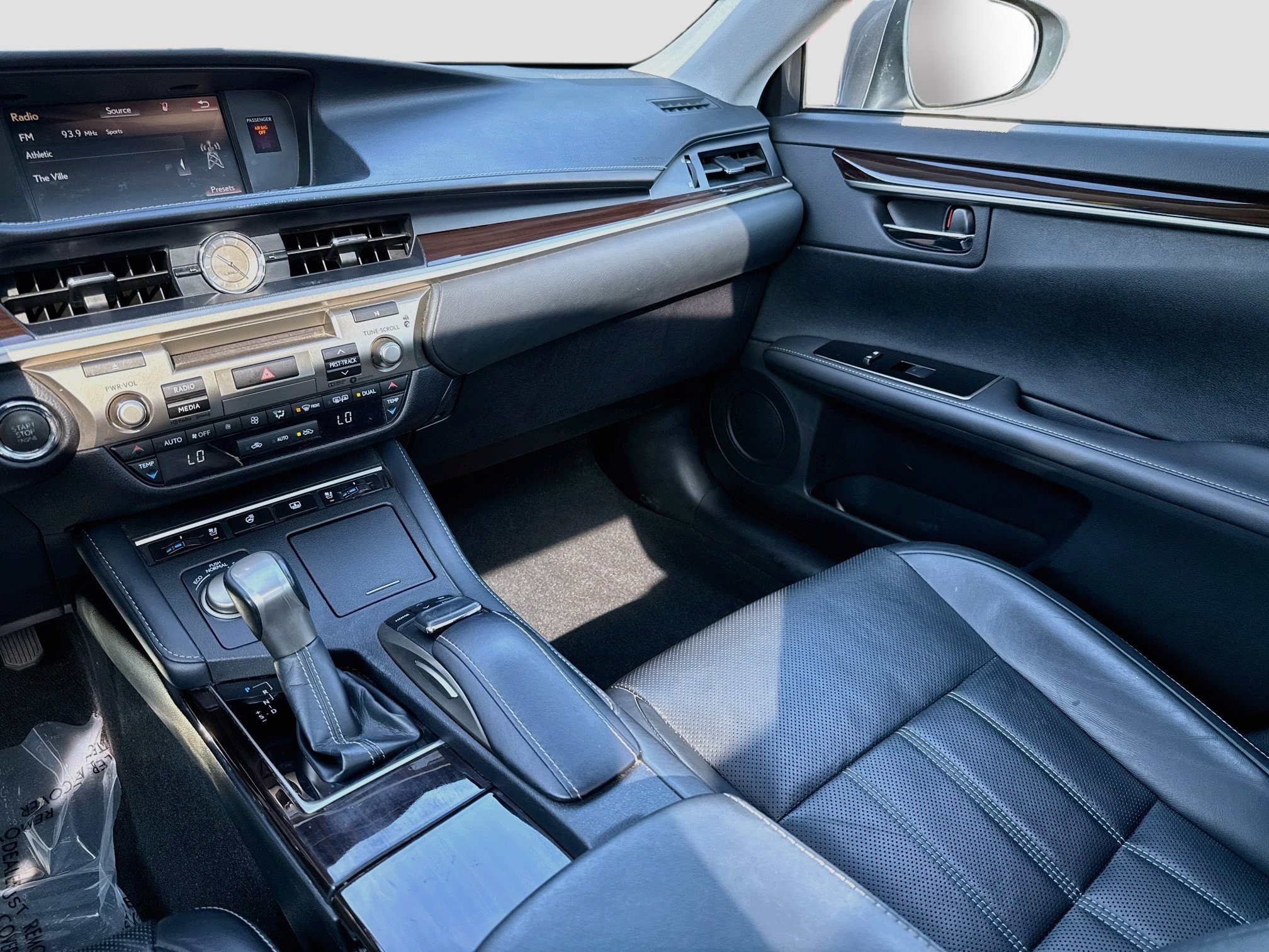 Used 2018 Nebula Gray Pearl Lexus Base image 23