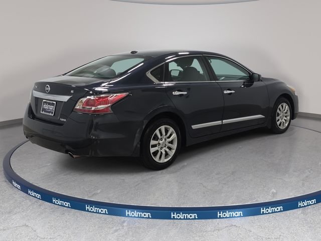 Used 2015 Blue Nissan 2.5 S image 6