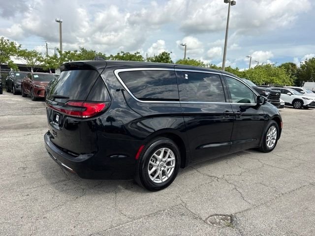 Used 2024 Black Chrysler Touring L image 3