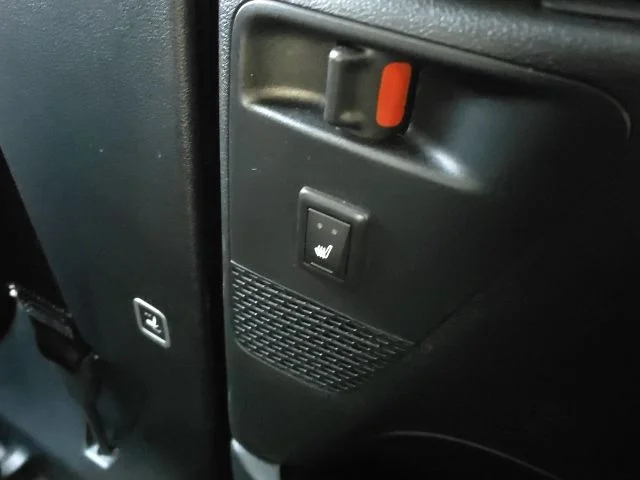 Used 2025 White Chrysler Limited image 21