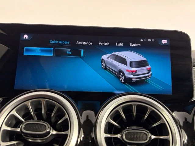 Used 2022  Mercedes-Benz GLB 250 image 29