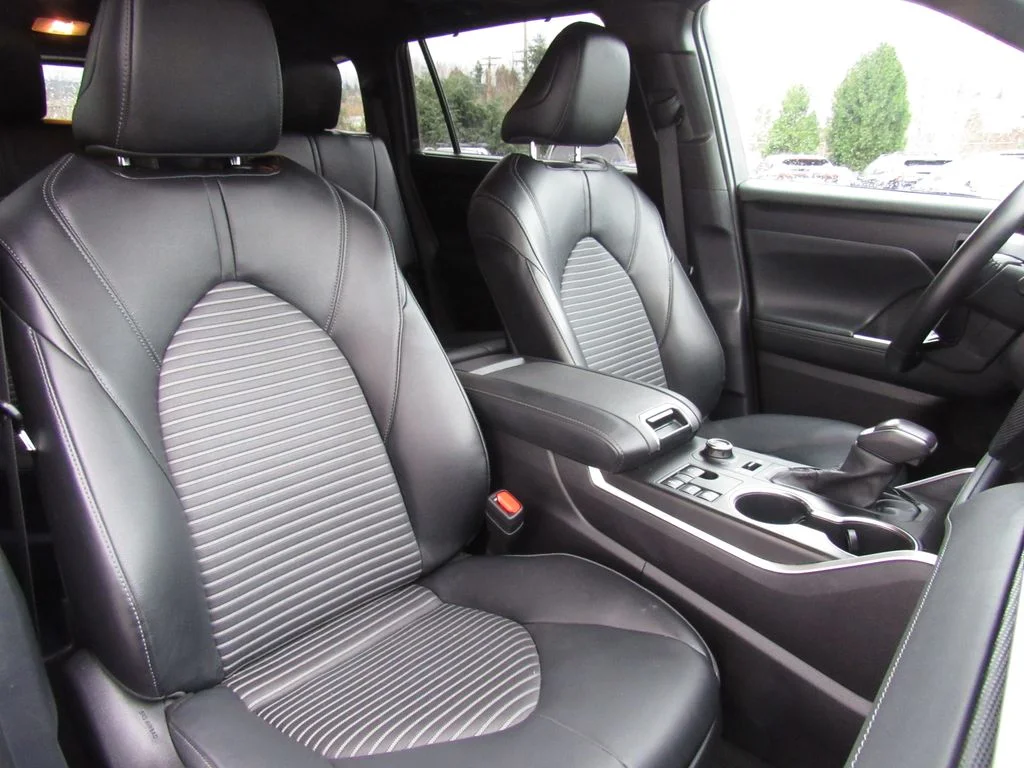 2025 Toyota Highlander XSE - Photo 19