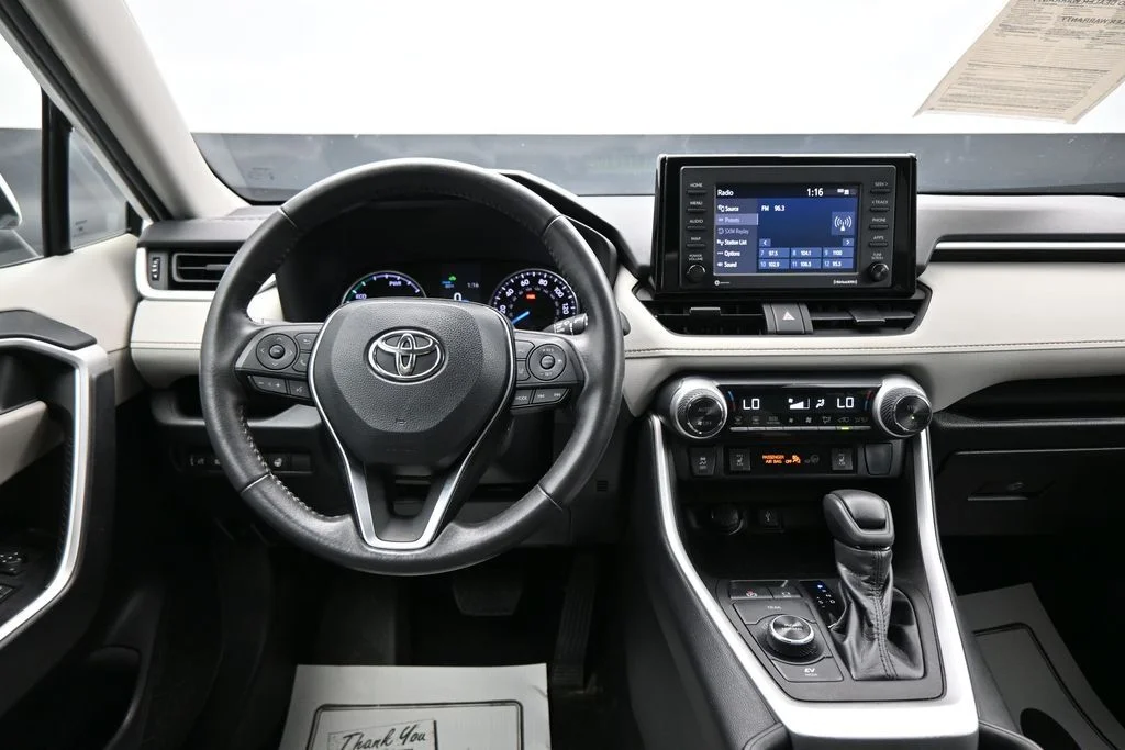 Used 2022 White Toyota XLE image 14