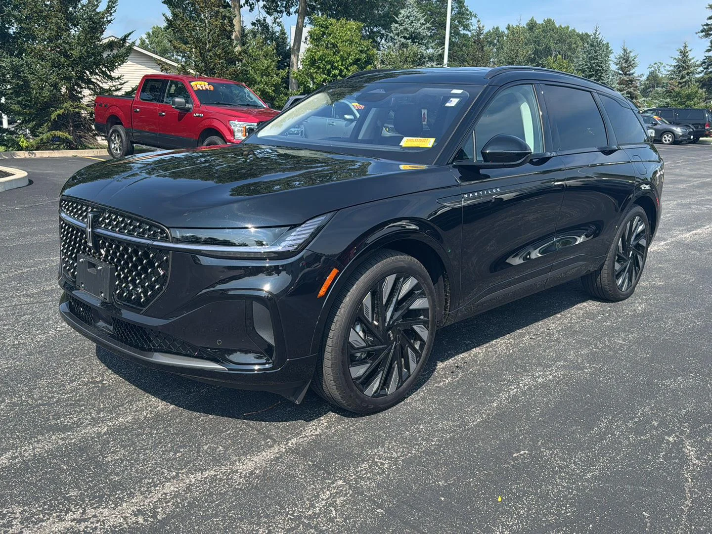 Used 2026 Infinite Black Metallic Clearcoat Lincoln Reserve image 2
