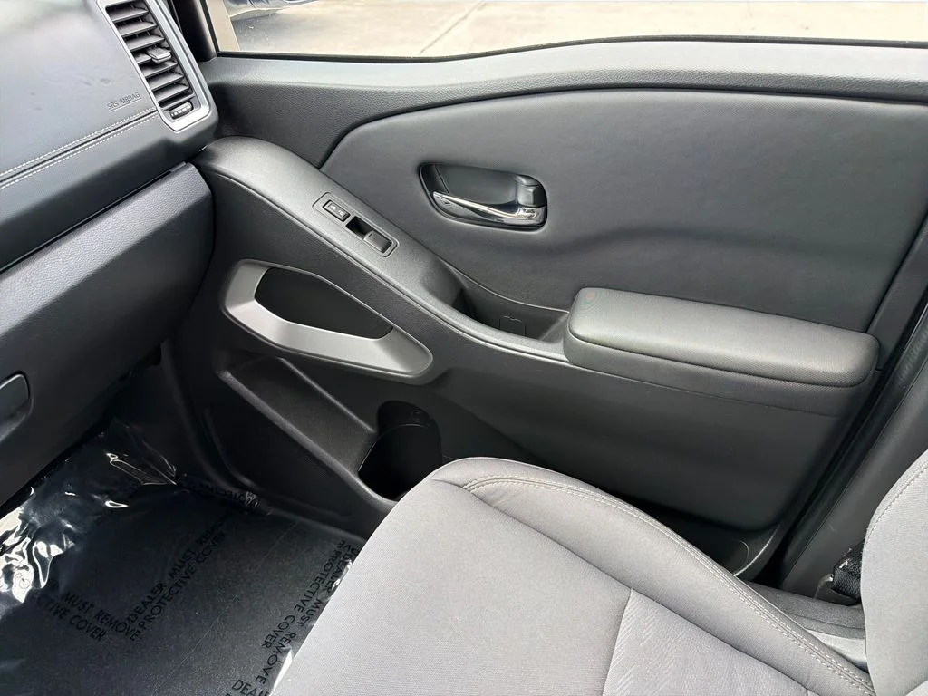 Used 2024 White Nissan SV image 27