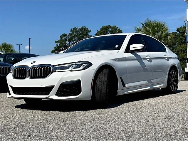 Used 2023 White BMW 540i image 3