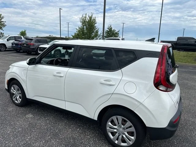 Used 2022 White Kia LX image 5