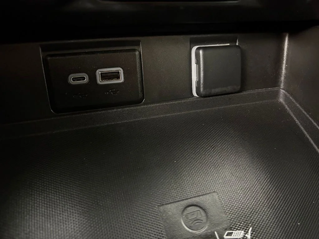 Used 2024 White Chevrolet RST image 39