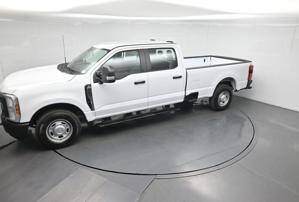New 2026 Oxford White Ford XL image 38