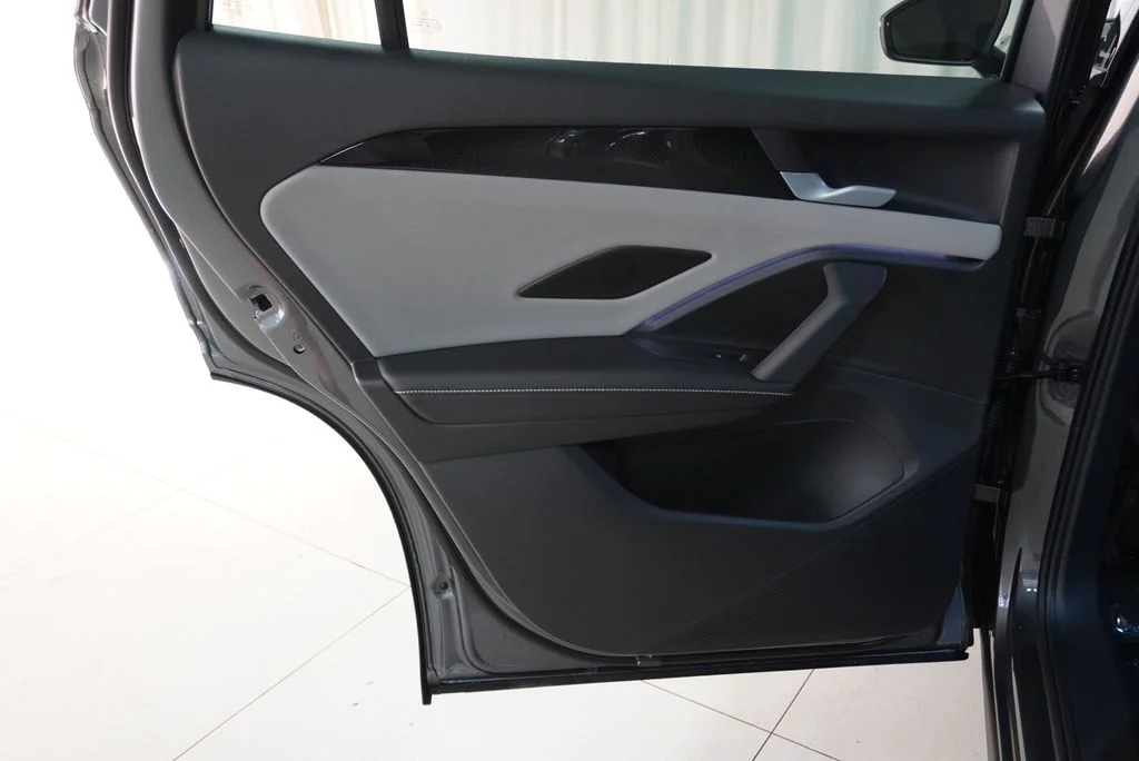 New 2026 Platinum Gray Volkswagen 2.0T SE image 26