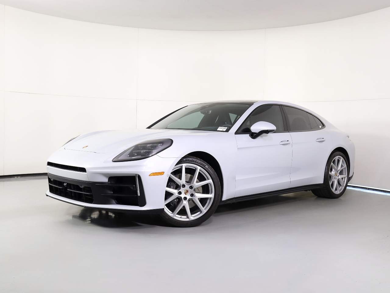 2025 Porsche Panamera 4's photo