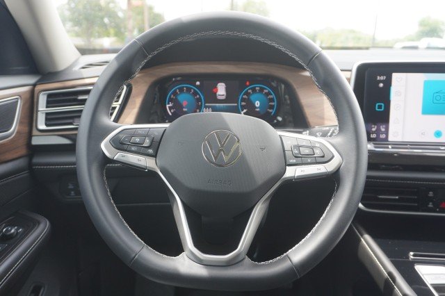 Used 2026 BLACK Volkswagen 2.0T SE w/Technology image 27