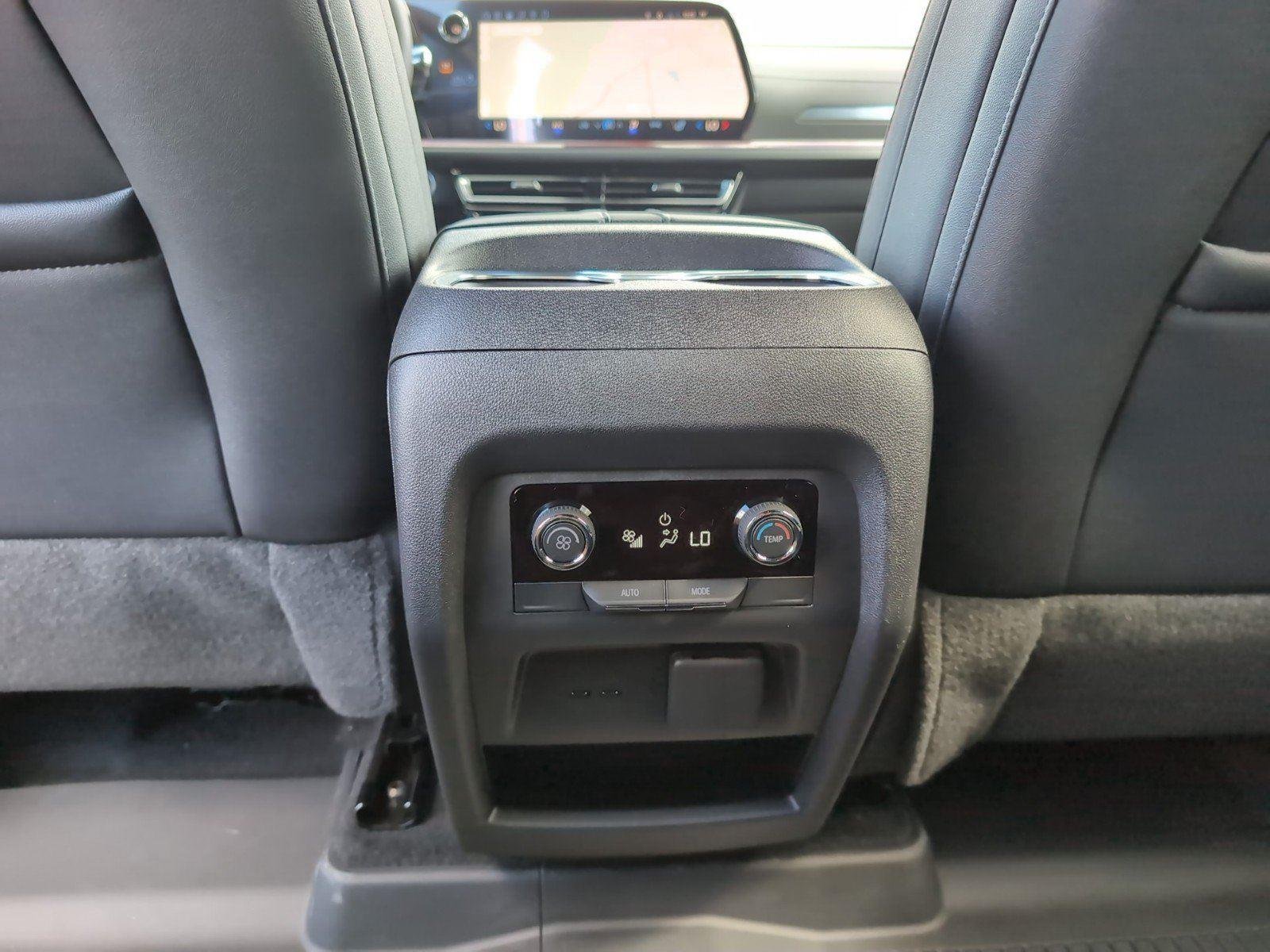 2026 Chevrolet Traverse Z71 - Photo 35