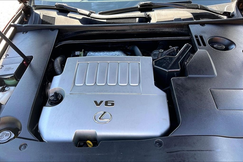 Used 2007 Red Lexus 350 image 9