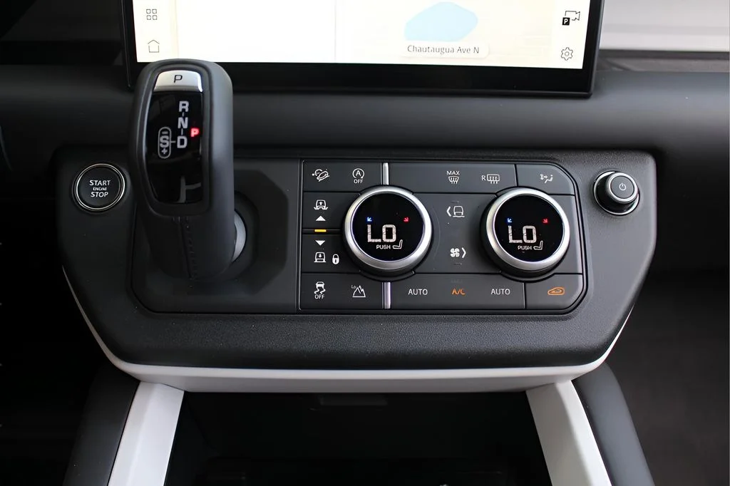 2025 Land Rover Defender S - Photo 26