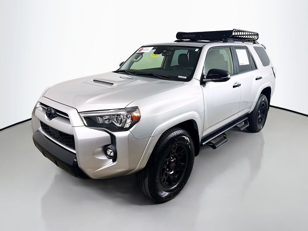 Used 2021 Classic Silver Metallic Toyota Venture image 3