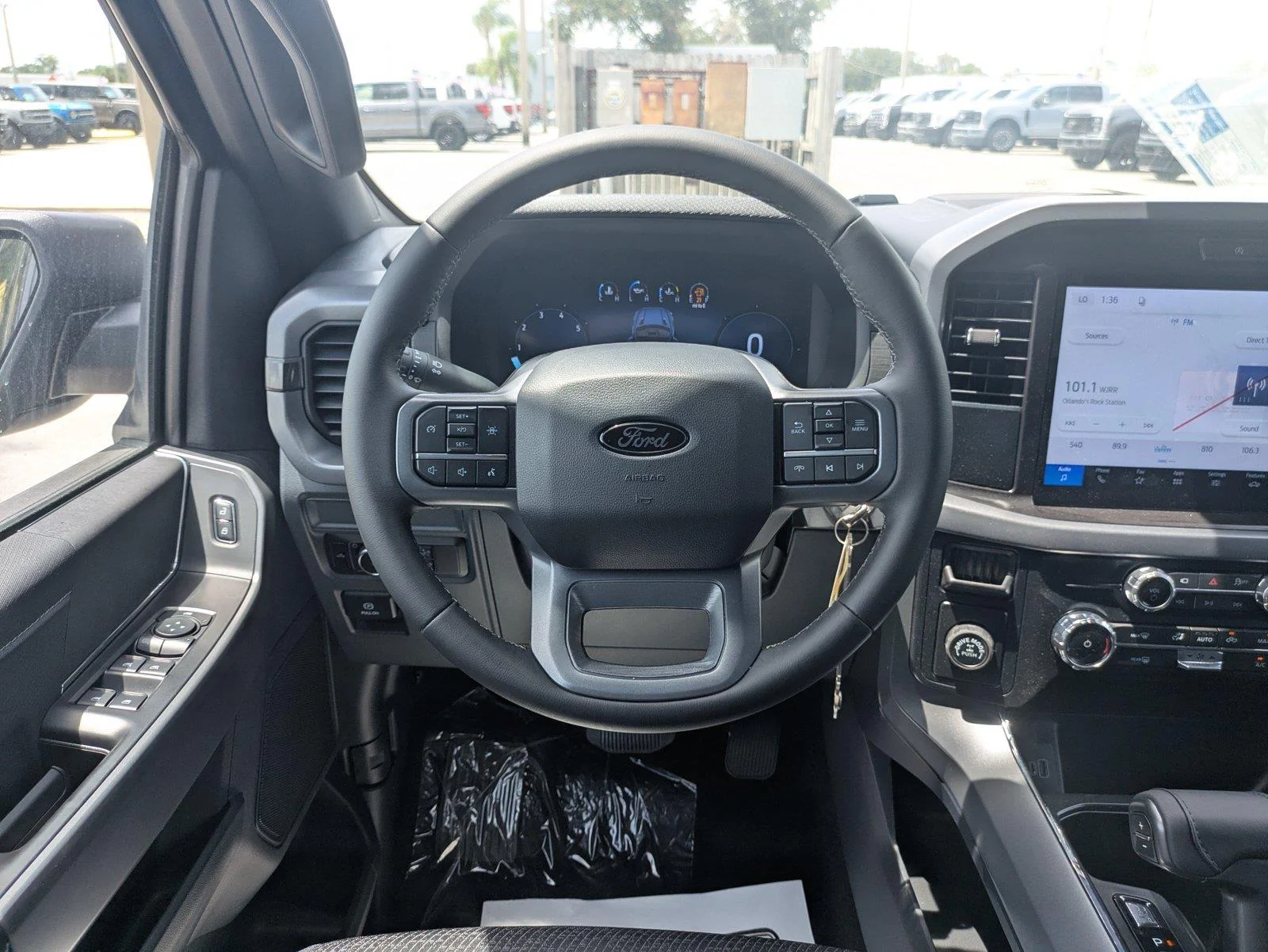 New 2026 Agate Black Metallic Ford XLT image 17