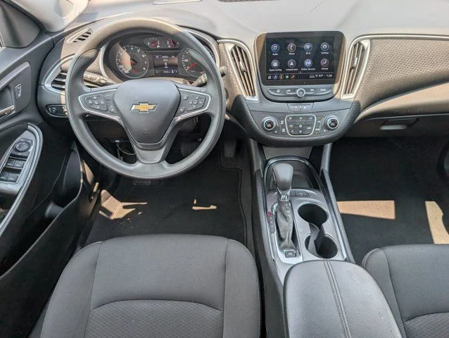 Used 2025 Summit White Chevrolet LT image 6