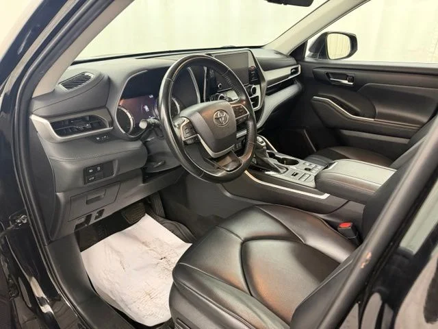Used 2023 Black Toyota XLE image 11
