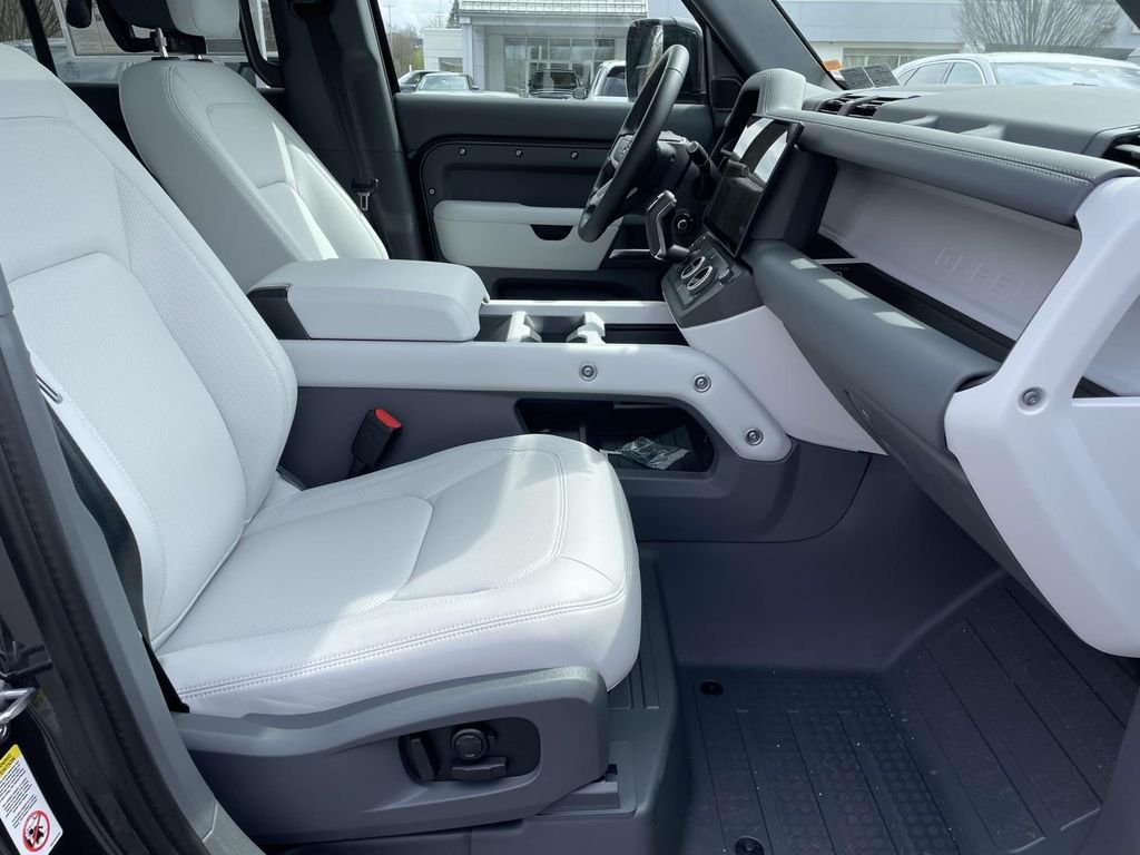 2026 Land Rover Defender S - Photo 20