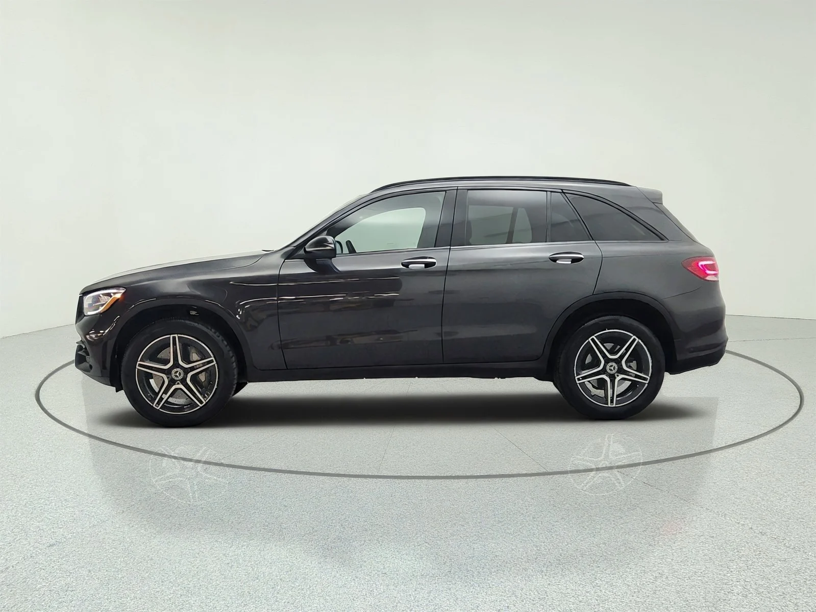 Used 2022 Graphite Grey Metallic Mercedes-Benz GLC 300 SUV image 8