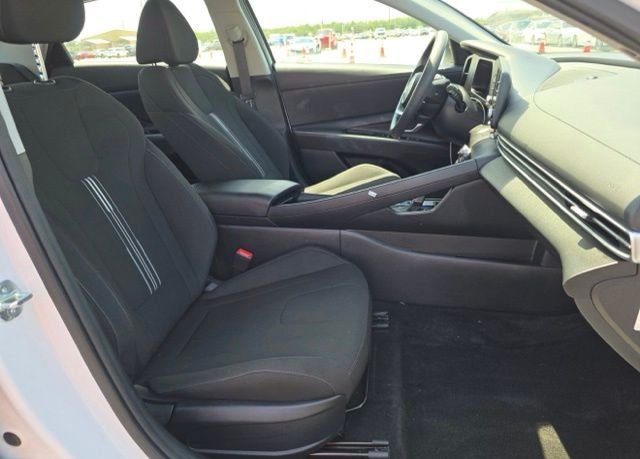 Certified Used 2025 White Hyundai Blue image 7