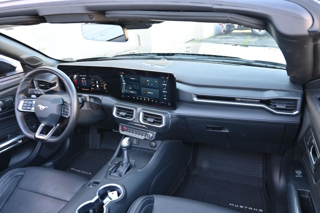 Used 2025 Shadow Black Ford GT Premium image 27