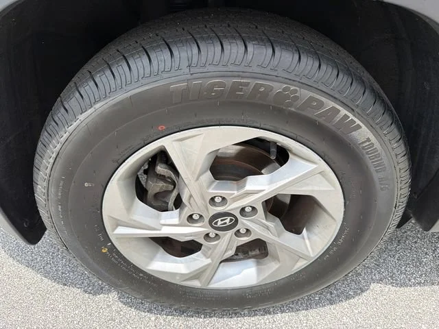 Used 2022 Gray Hyundai SEL image 17