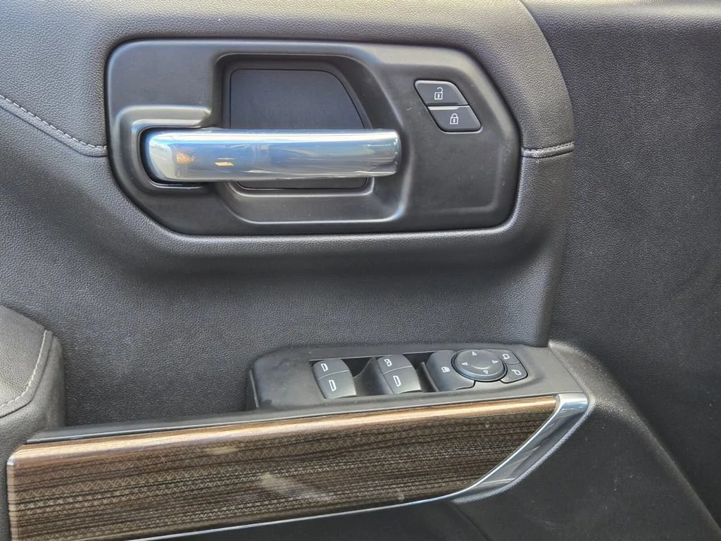 Used 2022 Black Chevrolet LT Trail Boss image 17