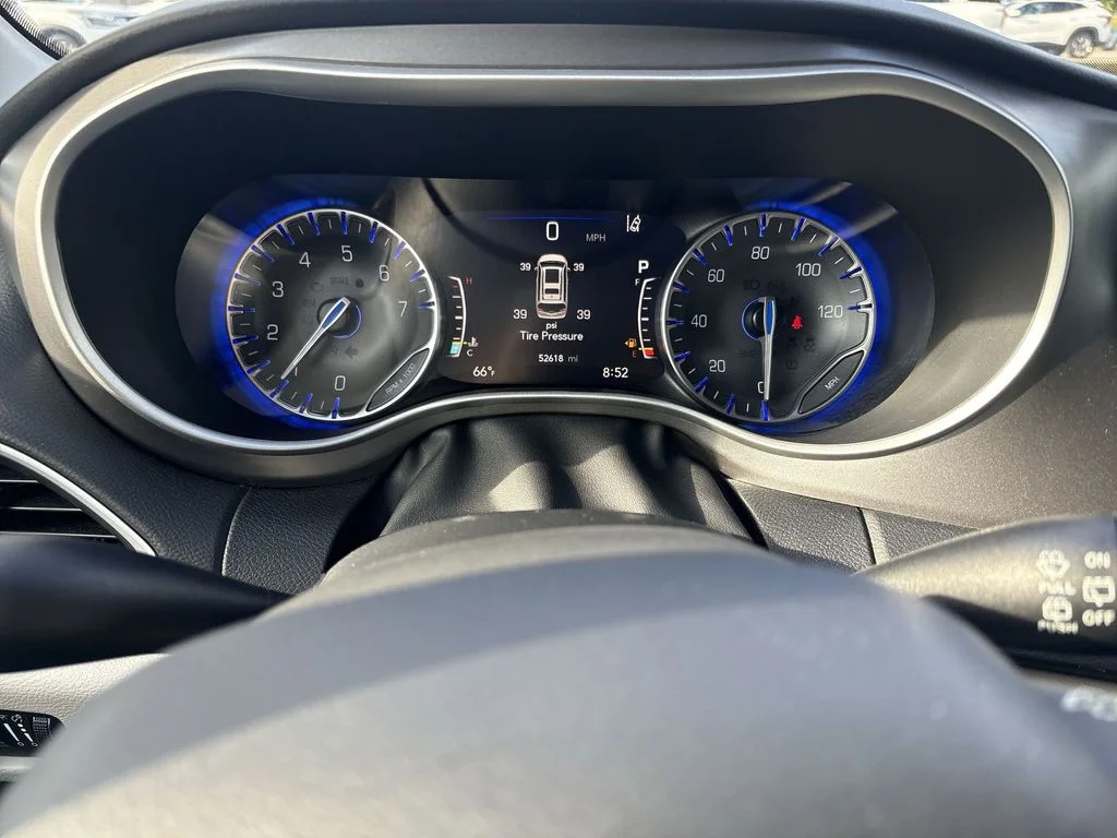 Used 2024 White Chrysler Touring L image 10