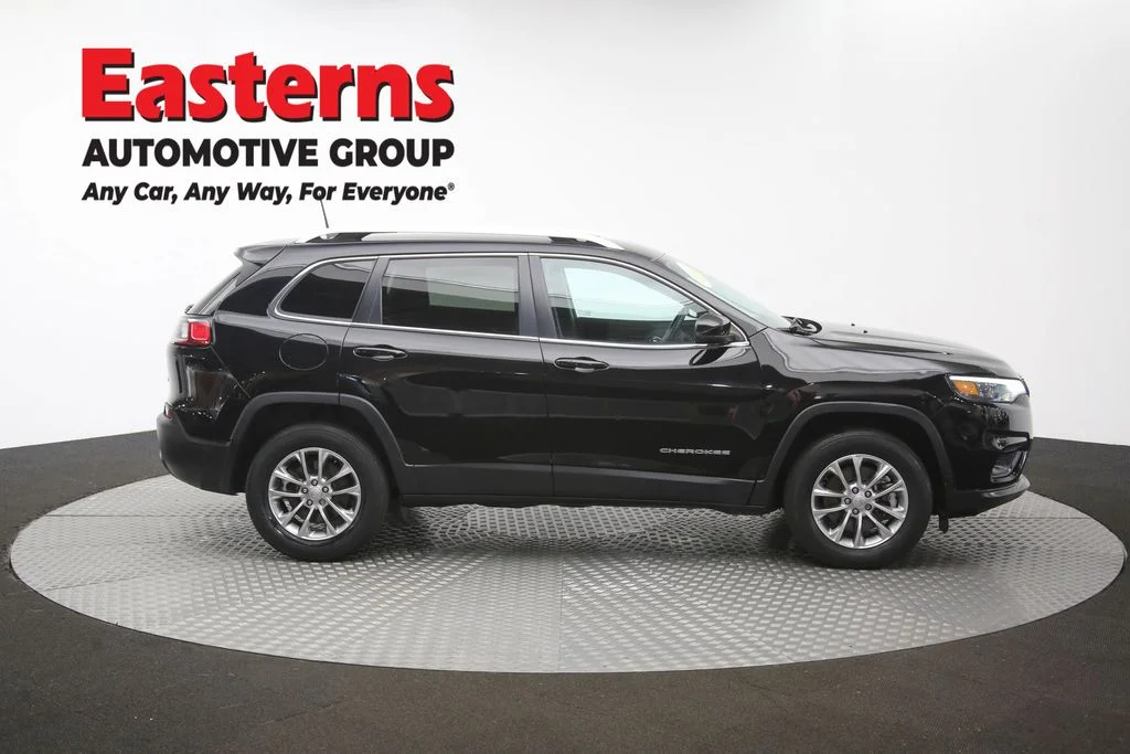 Used 2021 Black Jeep Latitude Plus image 45