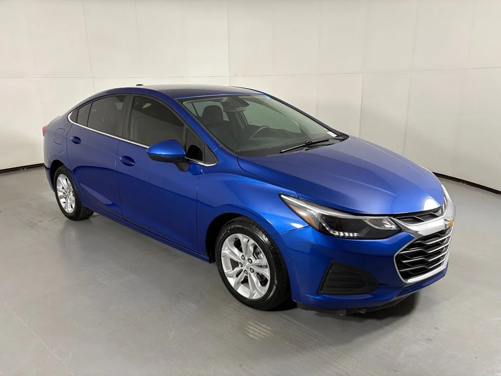 Used 2019 Blue Chevrolet LT image 2