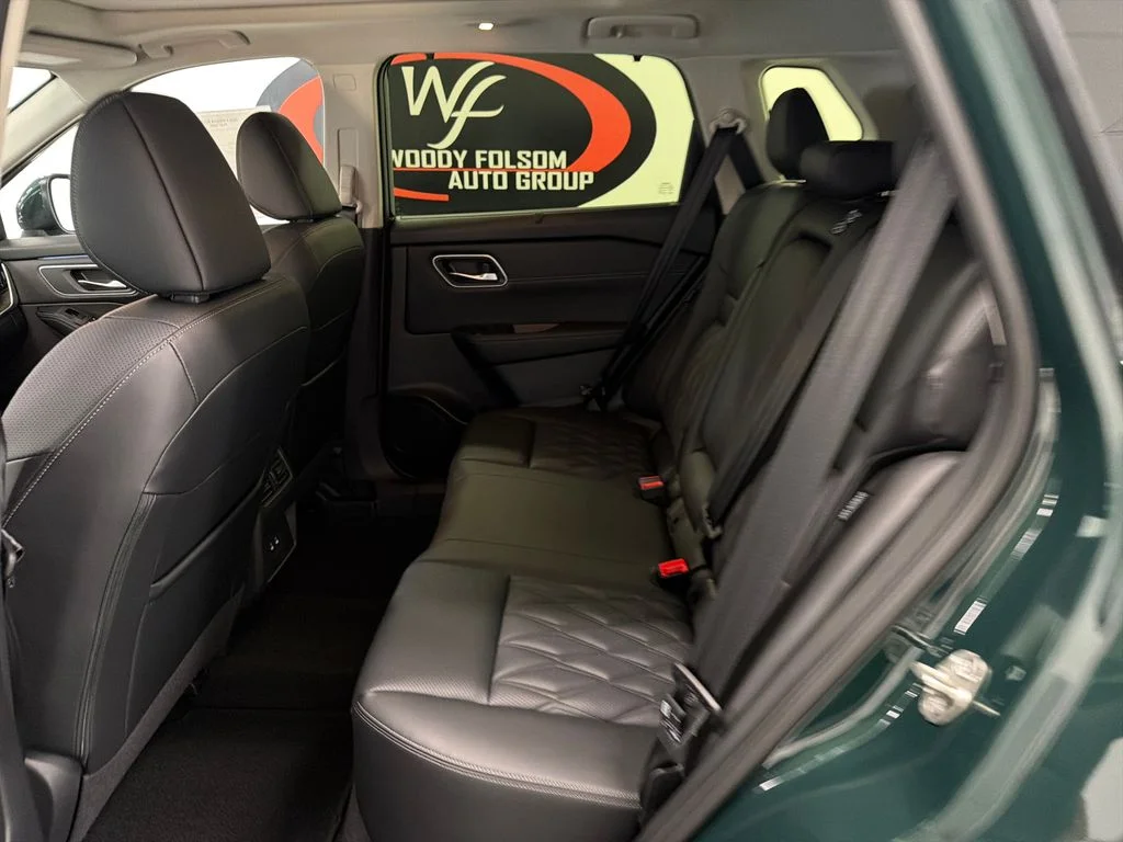 New 2026 Obsidian Green Pearl Nissan Platinum image 12