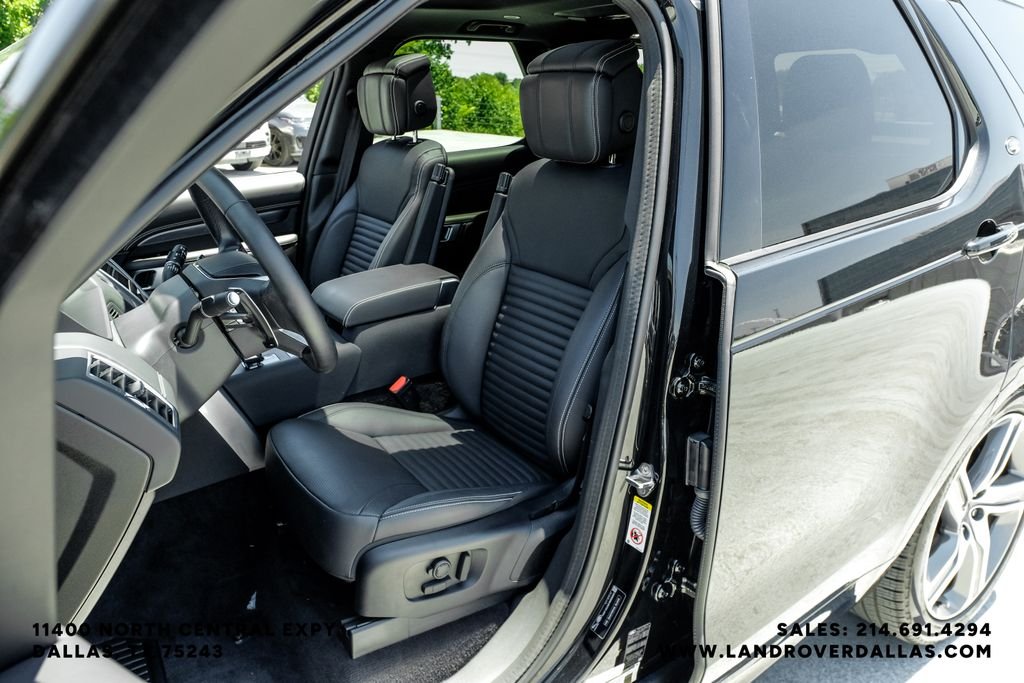 Certified Used 2025 Black Land Rover Metropolitan Edition image 41
