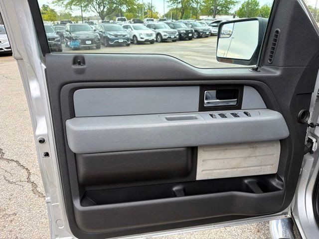 Used 2014 Ingot Silver Metallic Ford XLT image 9
