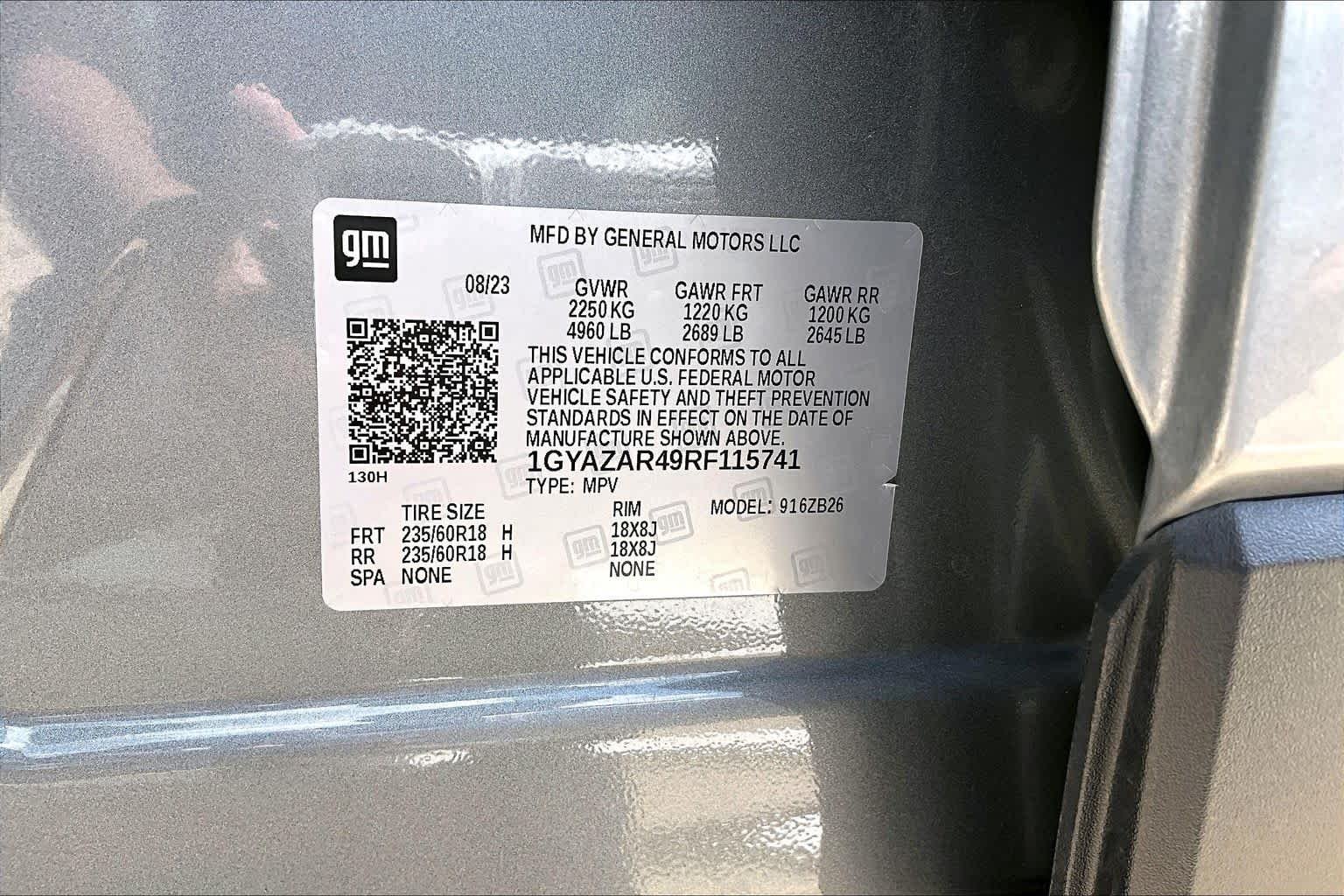 Used 2024 Argent Silver Metallic Cadillac FWD Luxury image 37