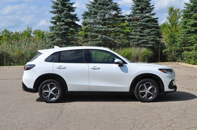 Used 2024  Honda EX-L image 2