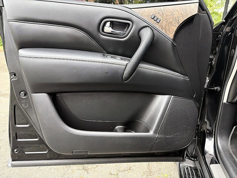 Certified Used 2023 Mineral Black INFINITI PREMIUM SELECT image 9