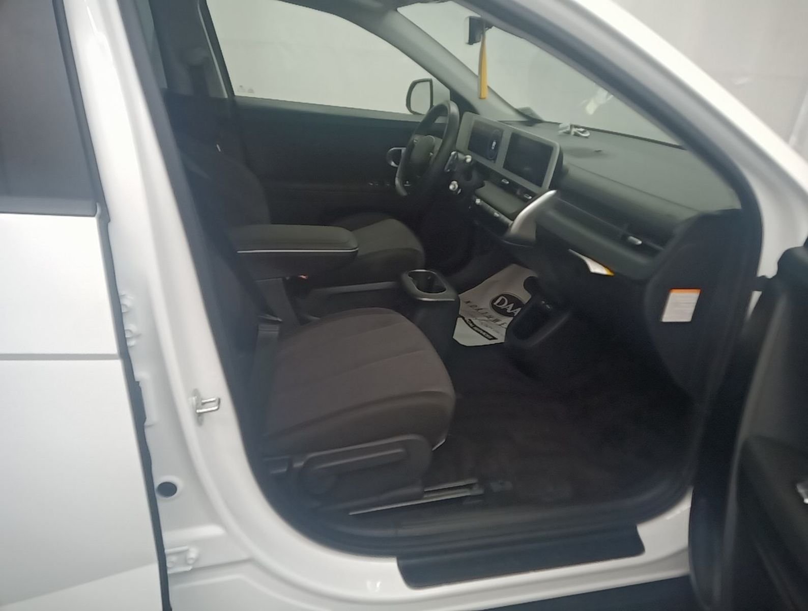 Used 2024 White Hyundai SEL image 10