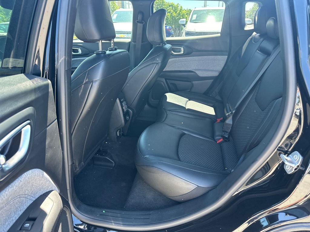 Used 2025 Black Jeep Latitude image 20