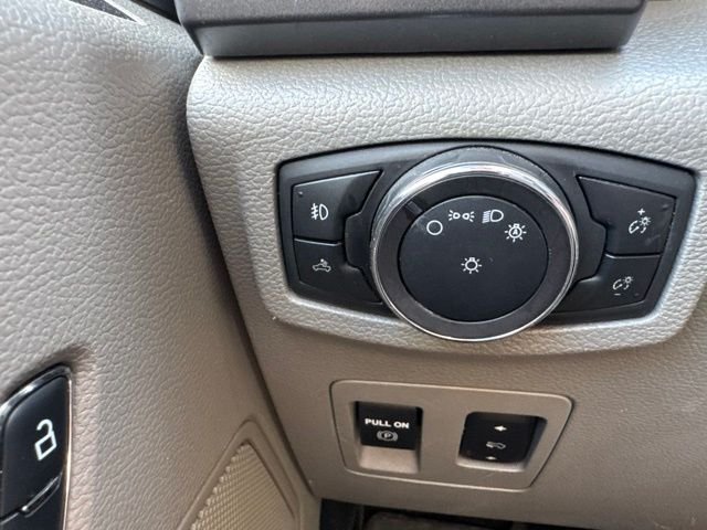 Used 2019 Blue Ford XLT image 18